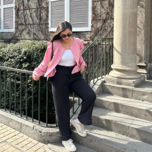 Conjunto Sevilla – Chaqueta Rosada Pantalón Negro